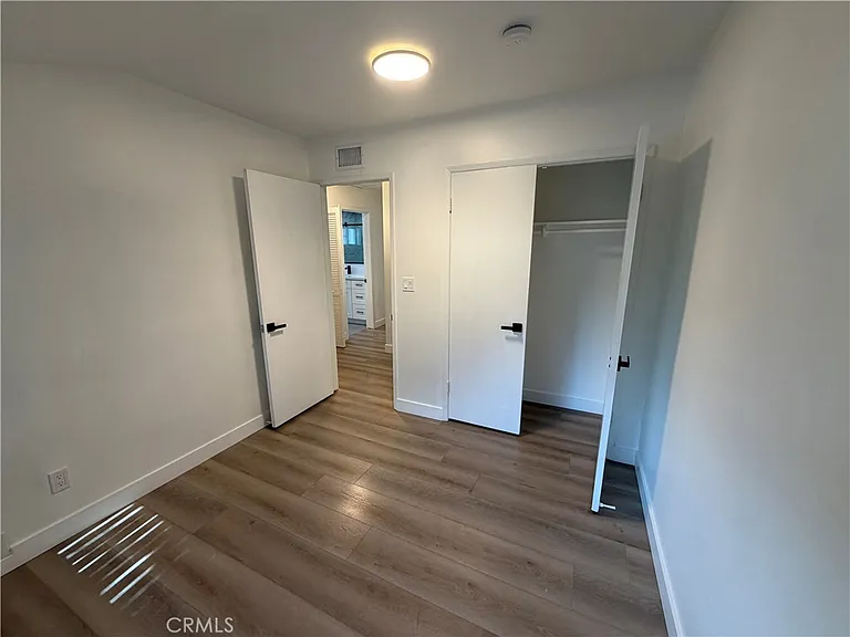 8414 Owensmouth Ave — Photo 16