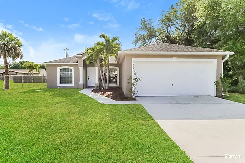 2257 SW Matheson Ter Photo 1