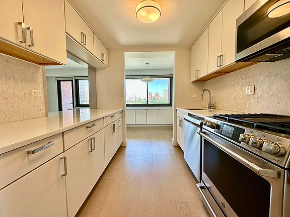 3rd image of 120 W 97th St APT 9A
