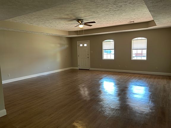 2nd image of 3730 Newcastle Dr
