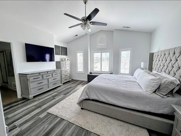 10856 N Bunkerhill Dr — Photo 10