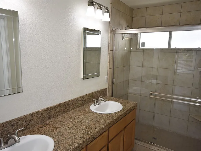 8717 Aspen Hill Ct — Photo 11