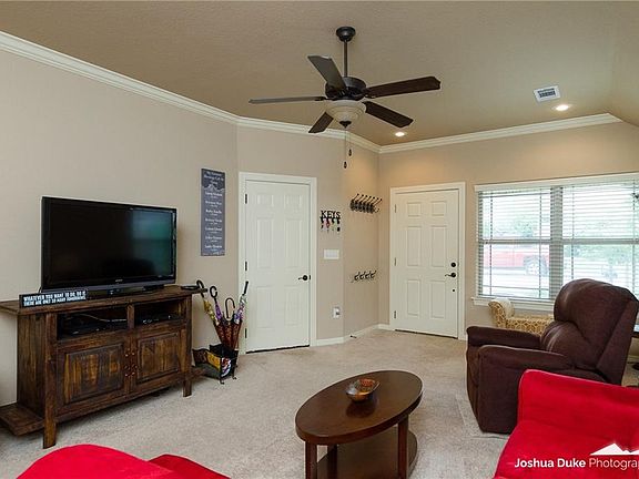 4th image of 2649 N Miranda Ave