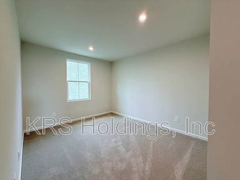 379 Hunting Wood Dr — Photo 11