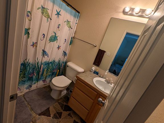 2nd bathroom