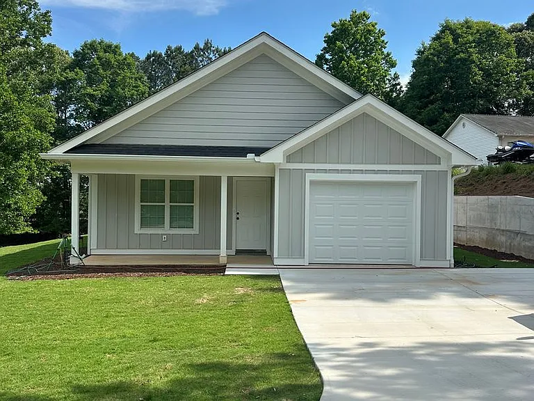 3632 Joyce St — Photo 1