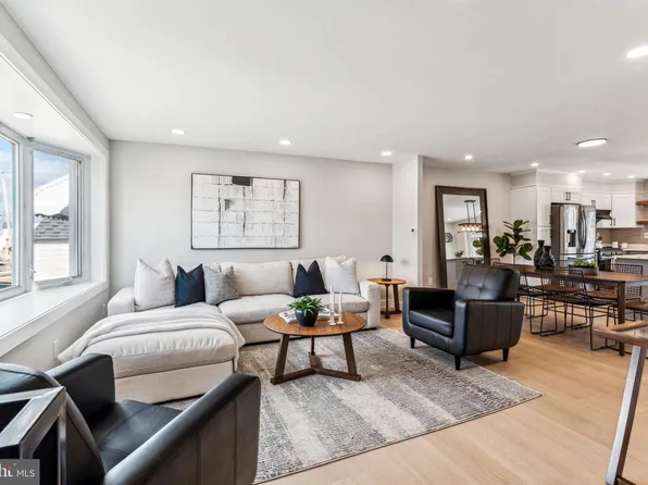 3629 E Crown Ave, Philadelphia, PA 19114