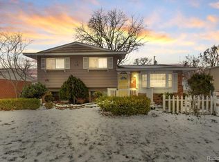 35759 Somerset St, Westland, MI 48186