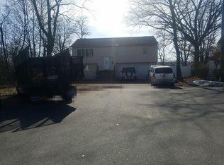 80 Dietz St, Central Islip, NY 11722