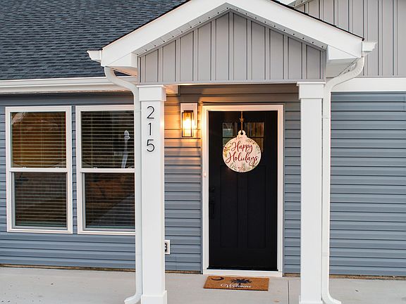 3rd image of 215 Chesley Dr #213/215