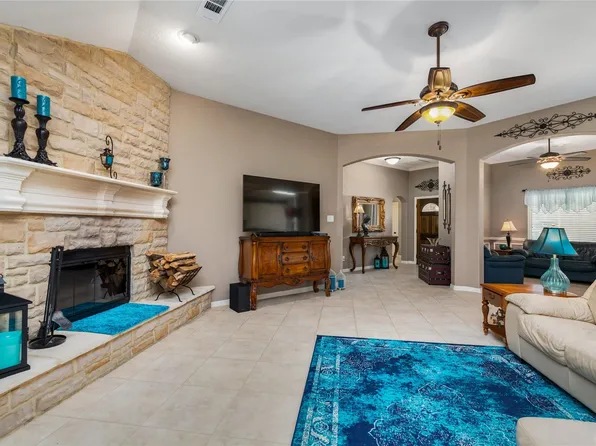 3721 Poets Ct, Montgomery, TX 77356