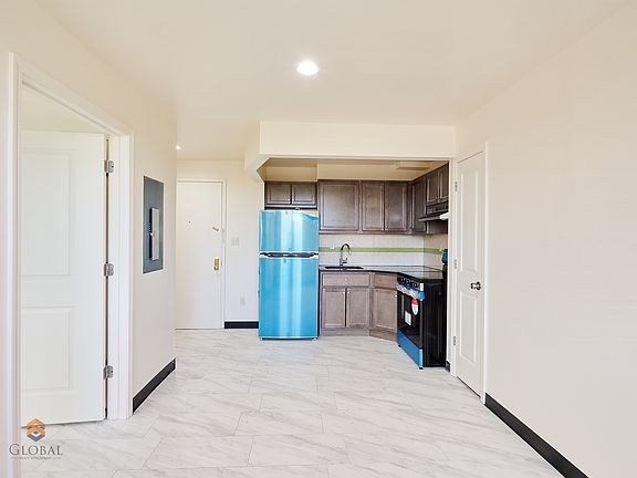 2nd image of 3055 Sedgwick Ave #A