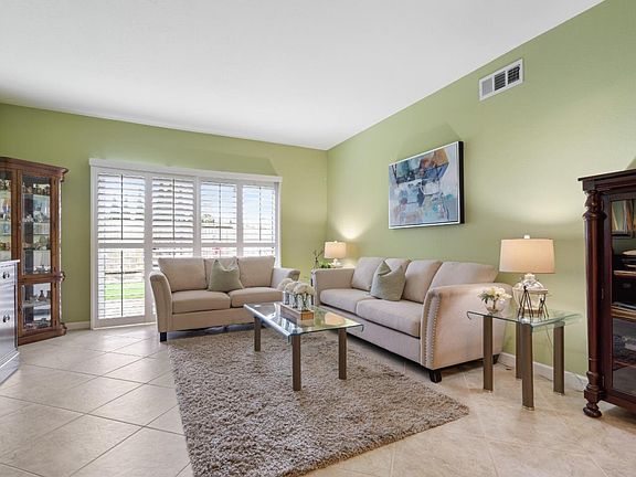 5th image of 634 Pilgrim Dr