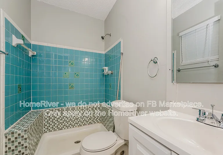 3530 Washington St — Photo 7