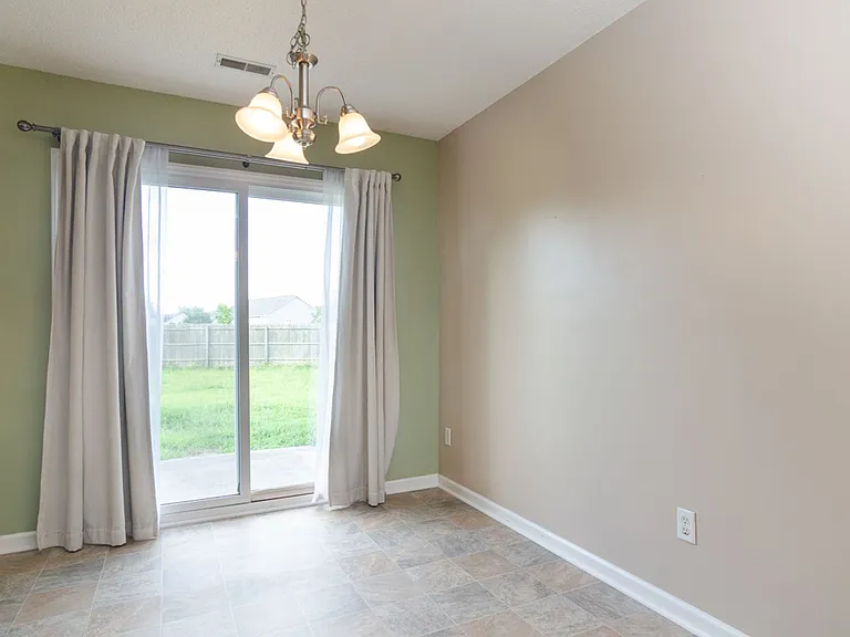 2716 Valor Dr — Photo 6