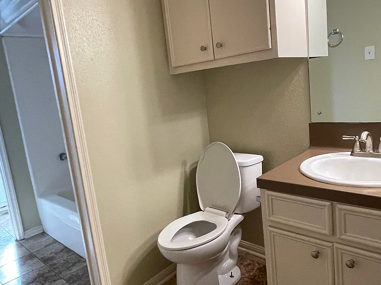 526 E Orange St #3 — Photo 6