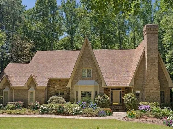4957 Chedworth Dr, Stone Mountain, GA 30087