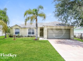 1165 Saint Tropez Ct, Kissimmee, FL 34759