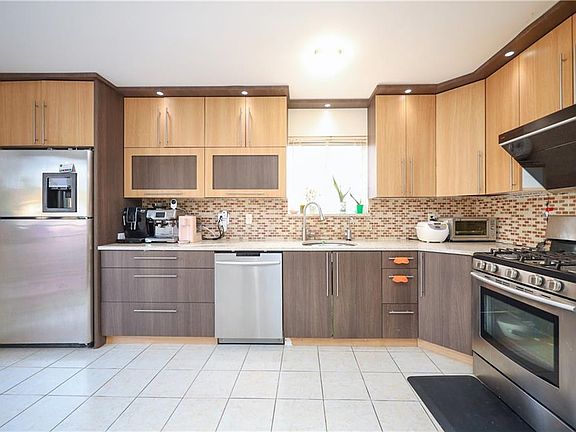 3rd image of 132 Winham Ave