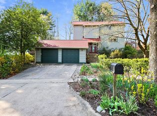 1904 Dundee Rd, Rockville, MD 20850