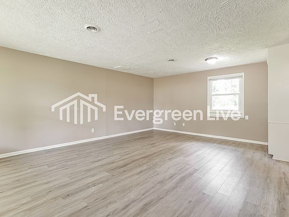 5th image of 889 Alfred St NE