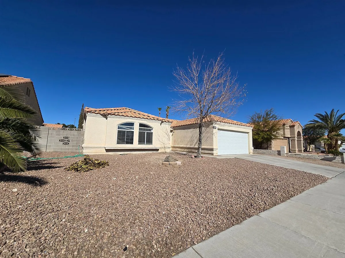 Building Photo - 6224 Topweed Ave