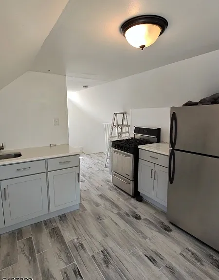 386 Summer Ave — Photo 6