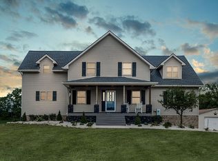 10010 Alpine Rd, Wales, MI 48027