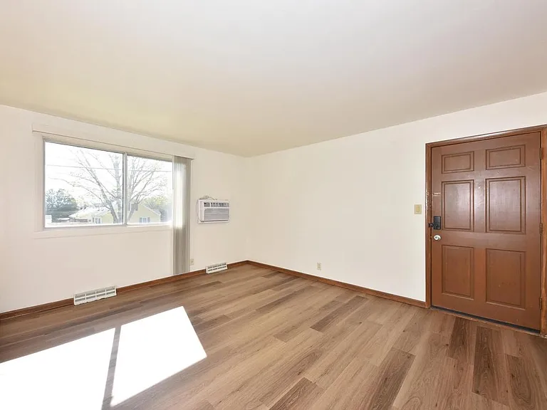 1104 Green Tree Rd #1410 — Photo 3