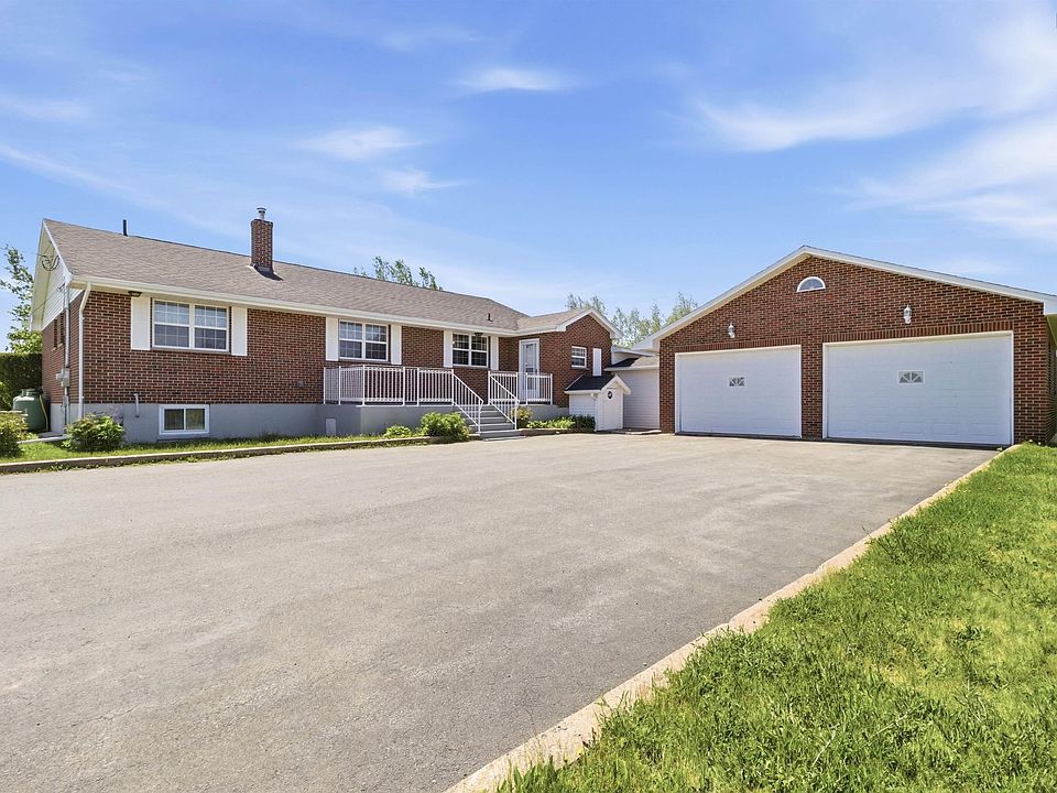 1st image of 21 Hillcrest Ln