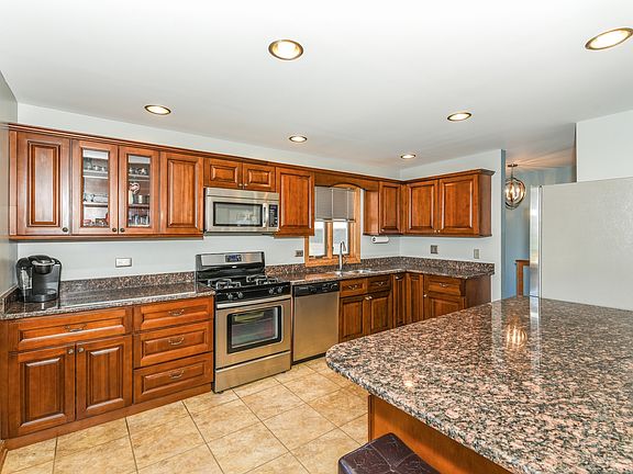 3rd image of 11358 Neenah Ave