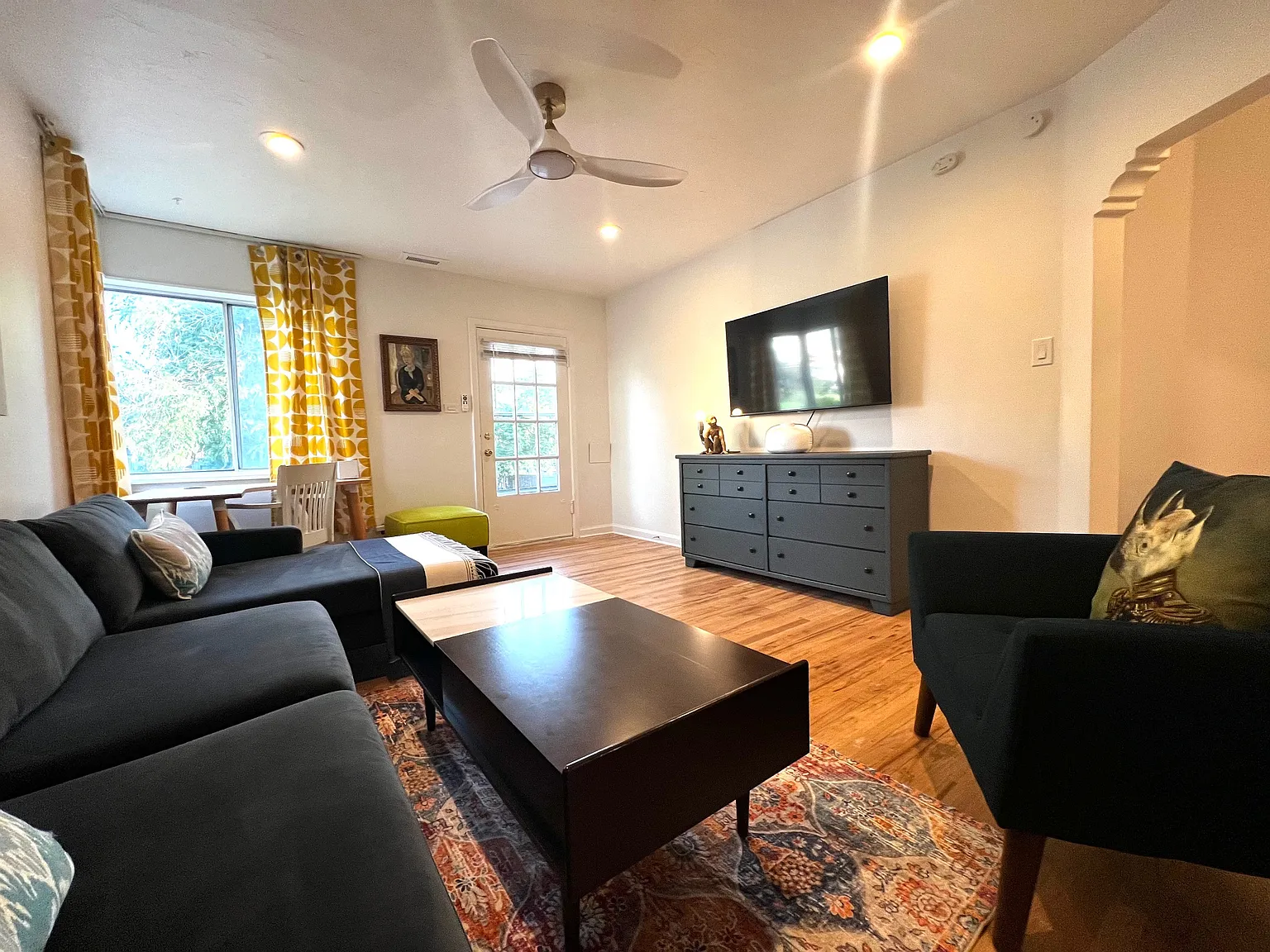 1 bed, 600 sqft, $1,900 — Photo 2