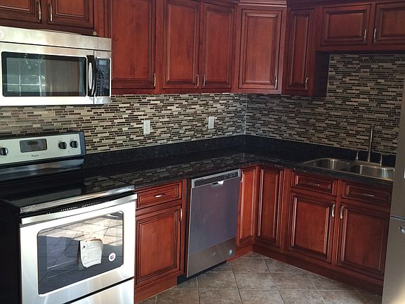 4th image of 2737 Mercer Dr