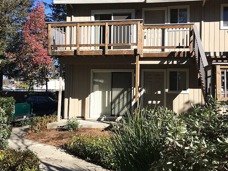 North Dutton Place Apartments — Photo 2
