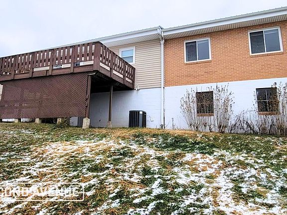 3rd image of 185 Woodridge Dr