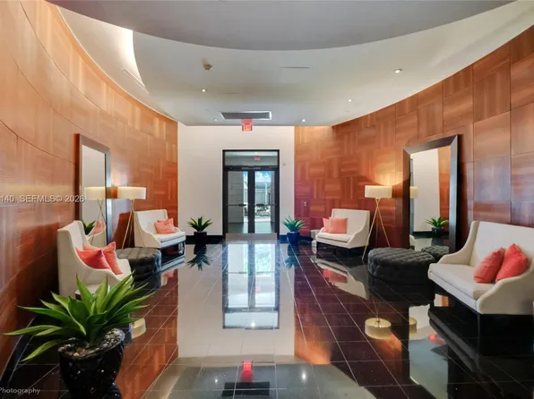 3000 Coral Way APT 519, Miami, FL 33145