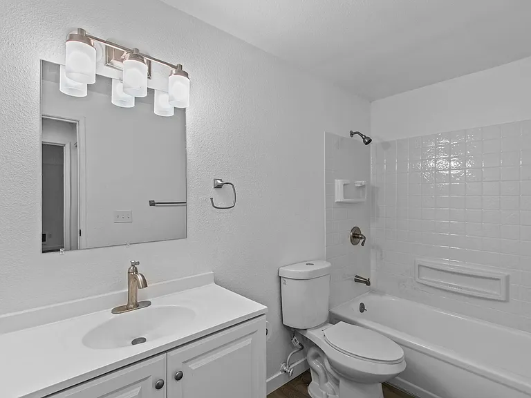 Brix Apartments — Photo 57