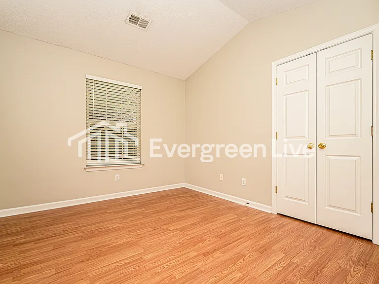 215 Turnstone Rd — Photo 7