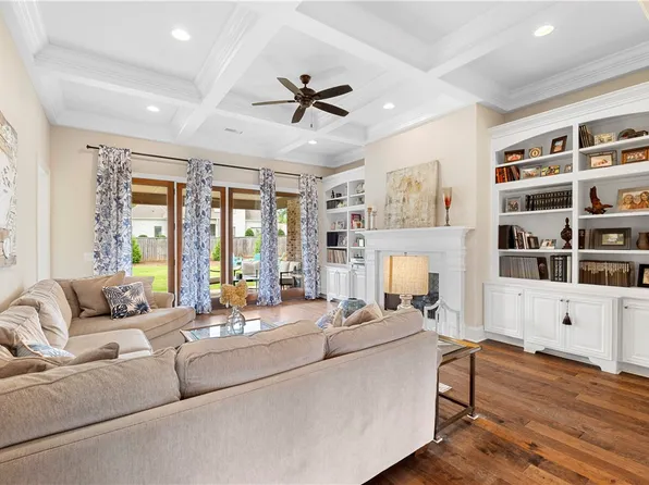 2071 Lamb Ln, Auburn, AL 36830