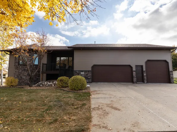 809 W Turnpike Ave, Bismarck, ND 58501