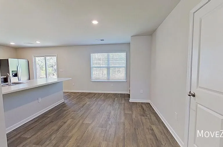 9319 Vineyard Grove Ln NE — Photo 8