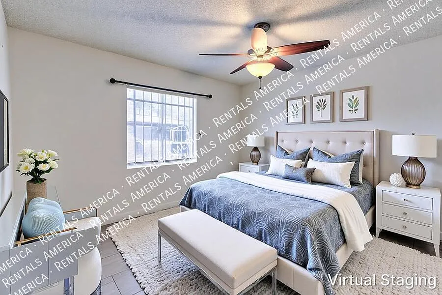 Charming 2-bedroom, 1 bathroom duplex style home with Large Yard! — Photo 3