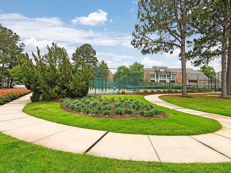 Lakeshore Pointe Apartment Homes — Photo 28