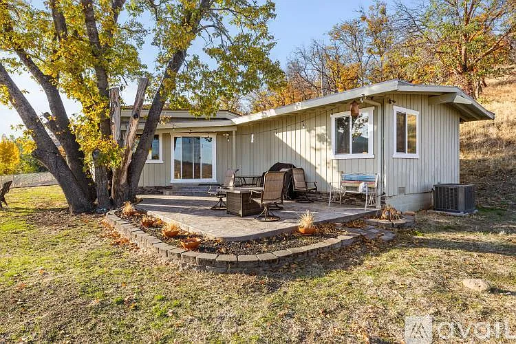 3 bed, 1800 sqft, $3,500 — Photo 4