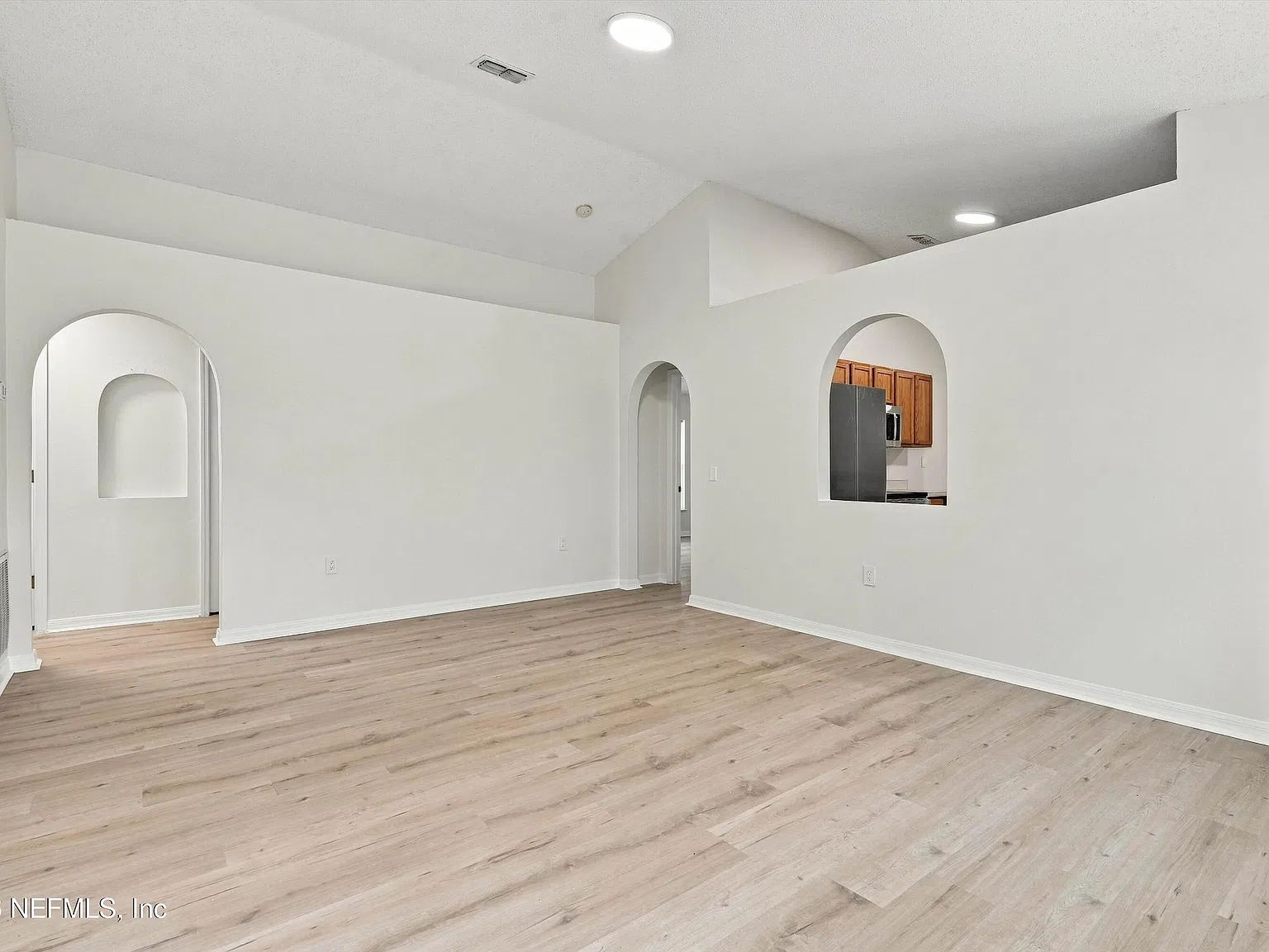3 bed, 2.0 bath, 1292 sqft, $1,775 — Photo 4