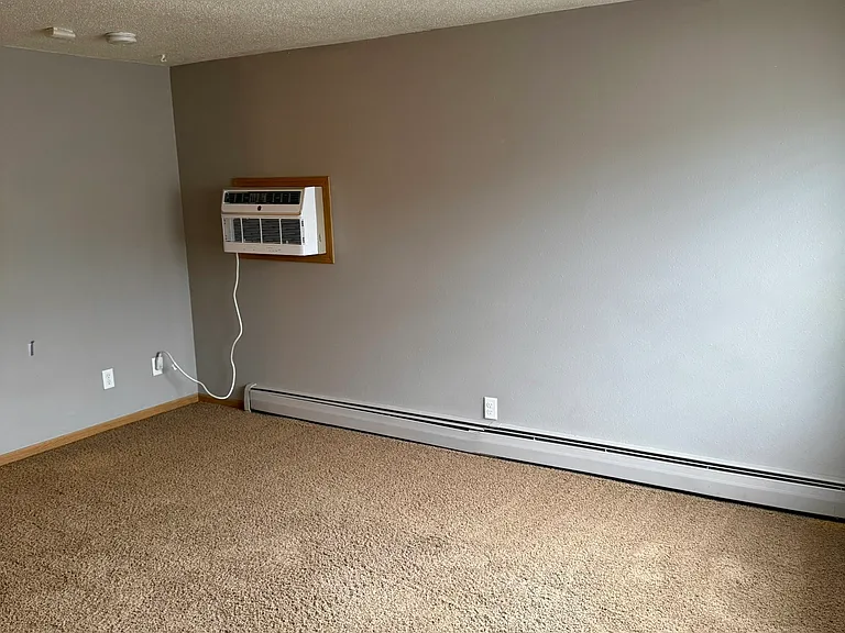 331 S Lucas St #3 — Photo 4