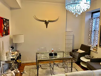 Rented by R New York