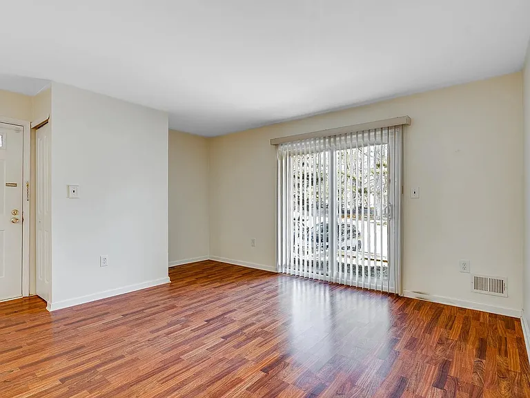 31 Cypress Ct — Photo 4