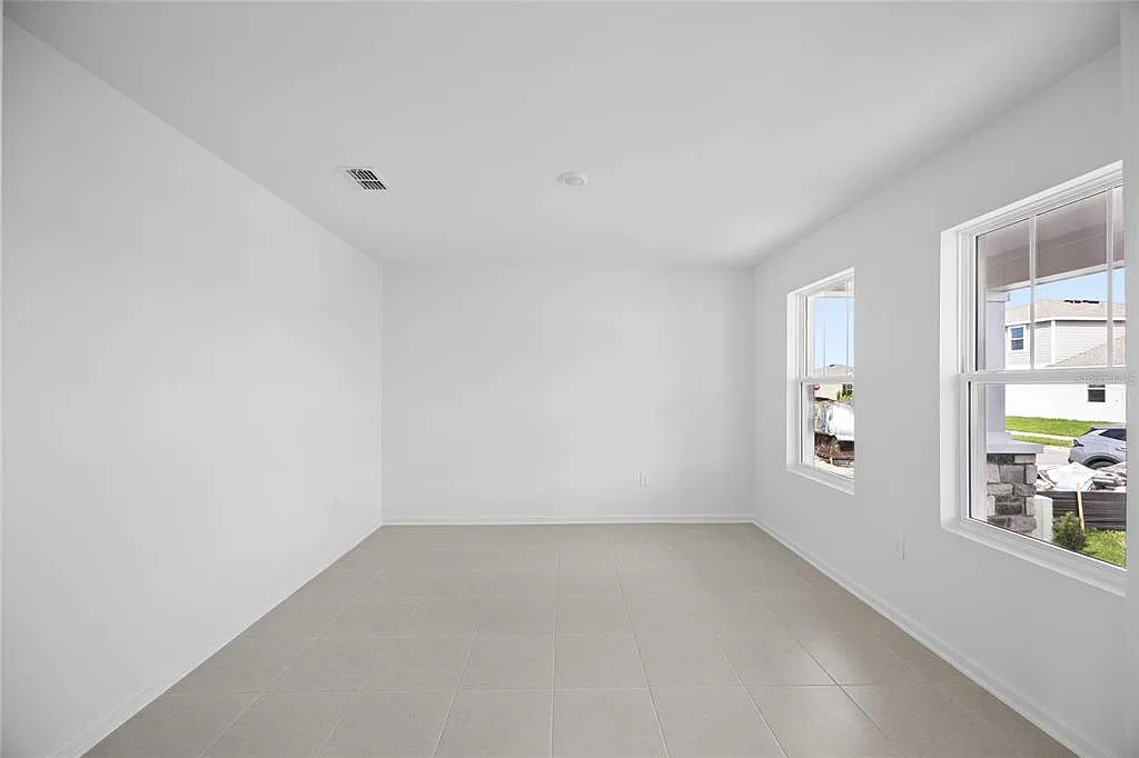 4 bed, 2.5 bath, 2595 sqft, $2,800 — Photo 3