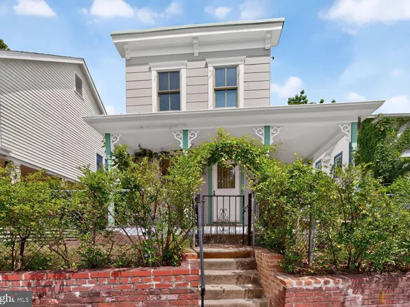 4430 Grant Rd NW, Washington, DC 20016
